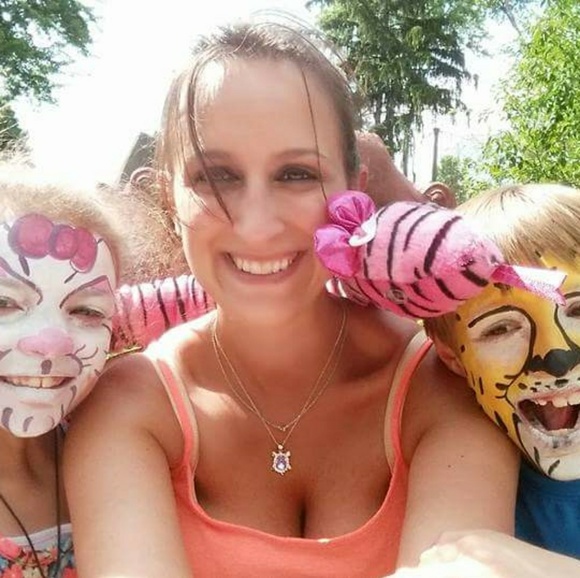 Meet your Posher, Christina - Picture 1 of 1